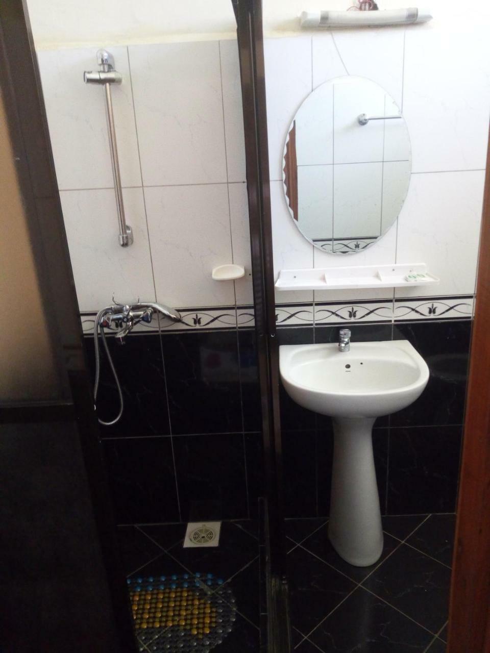 Snow View Hotel Boma la Ngombe المظهر الخارجي الصورة